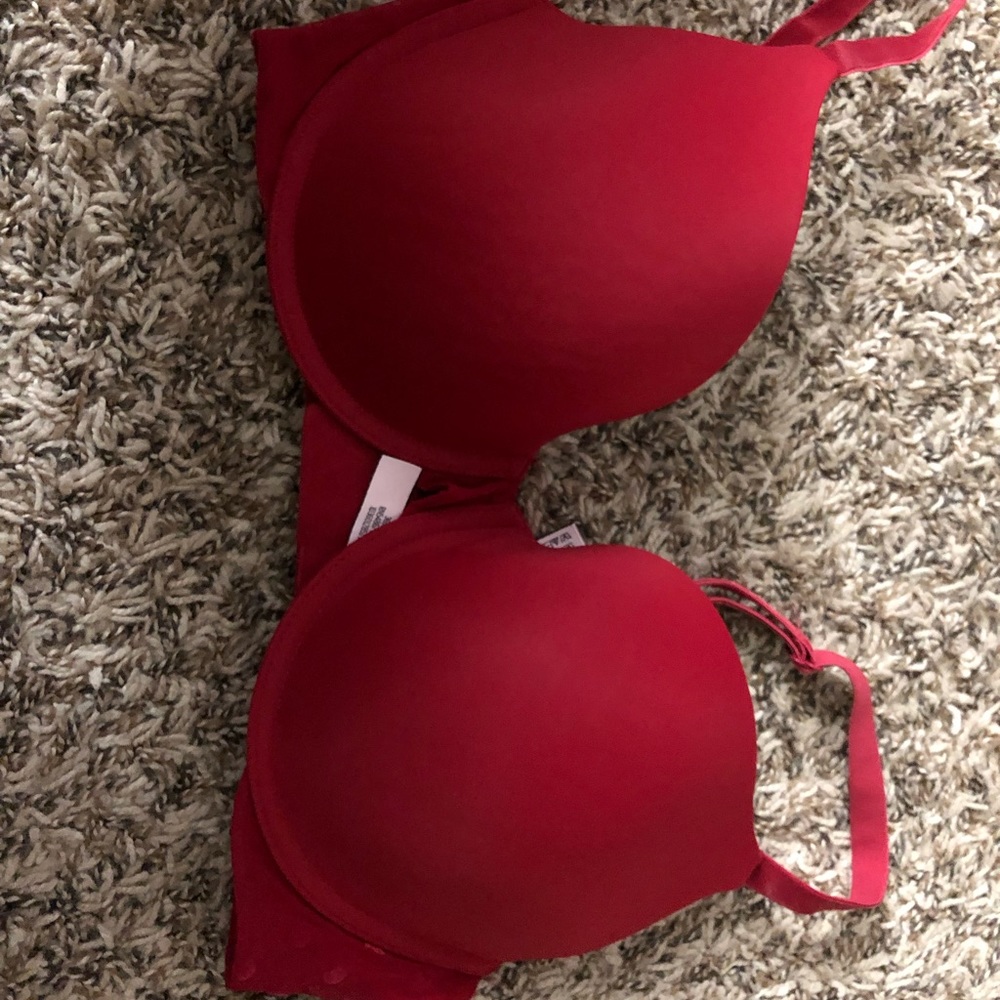 Red Victoria’s Secret bra
